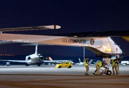 Solar Impulse طائرة تعمل بالطاقة الشمسية تكمل أول رحلة بين قارتين